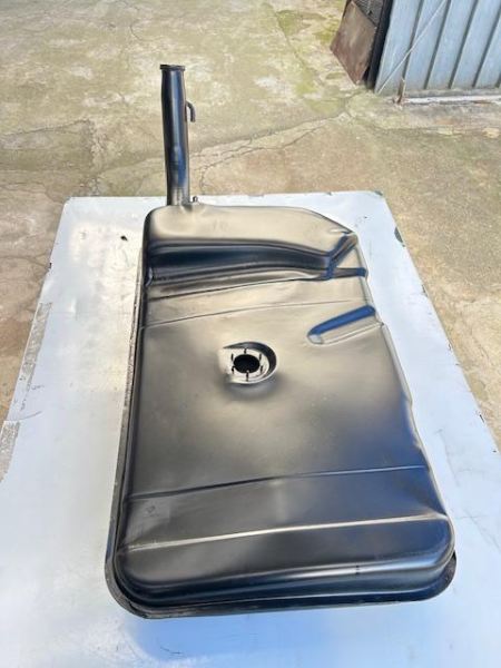 Annonce R&eacute;servoir de carburant pour fiat dino 2400 coup&eacute;