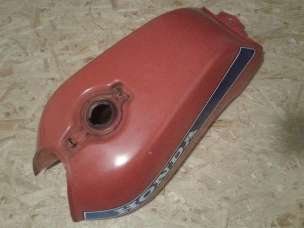 Réservoir honda 400 cbn 1980