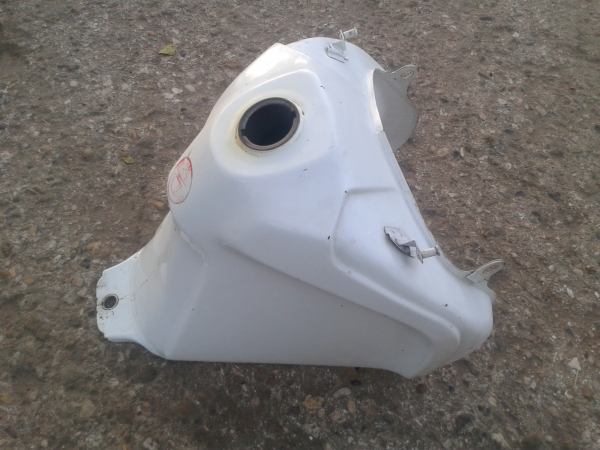 R&eacute;servoir honda 650 dominator 1988 pas cher