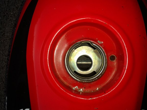 Annonce R&eacute;servoir honda cbr 125 2005