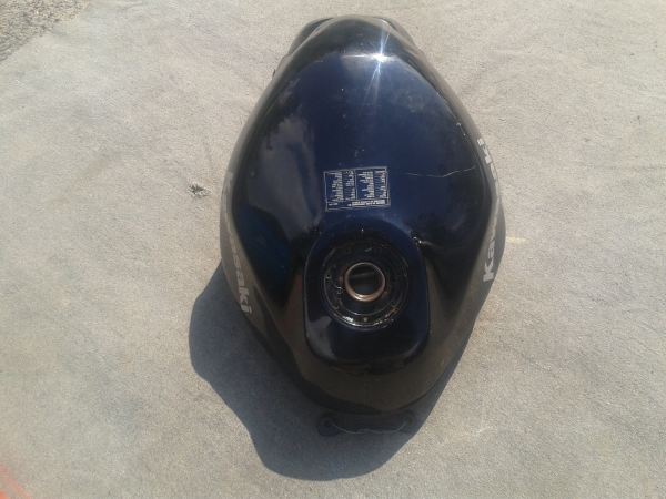R&eacute;servoir kawasaki 1100 zzr 1992