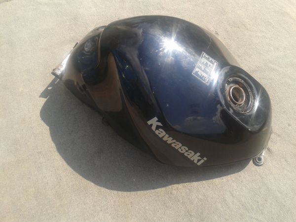Annonce R&eacute;servoir kawasaki 1100 zzr 1992