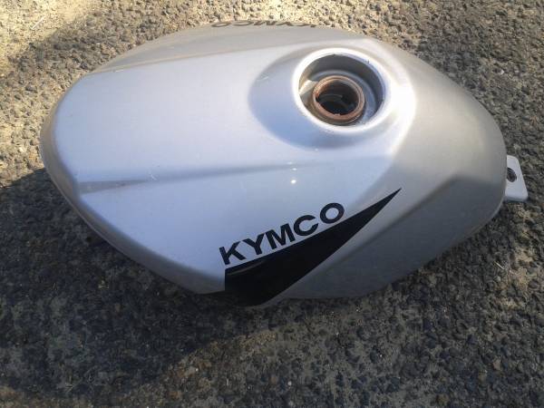 Réservoir kimko 125 quanon 2012 pas cher