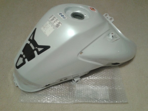 Vente R&eacute;servoir neuf honda 1000 cbf 2010