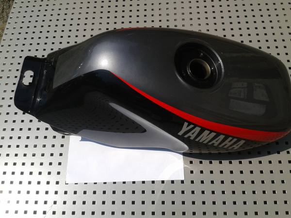 Vente R&eacute;servoir neuf yamaha 125 tzr 1993