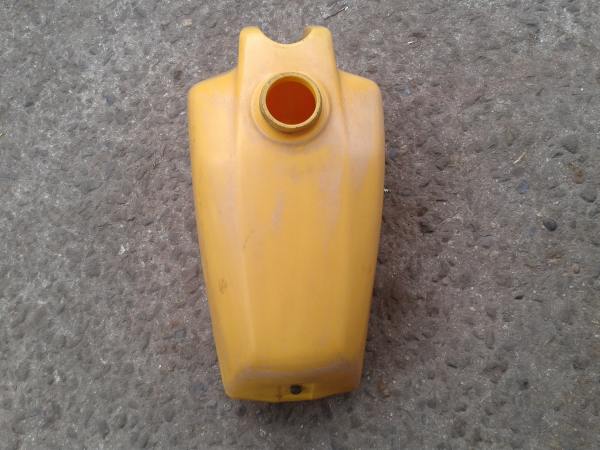 R&eacute;servoir suzuki 175 pe 1981