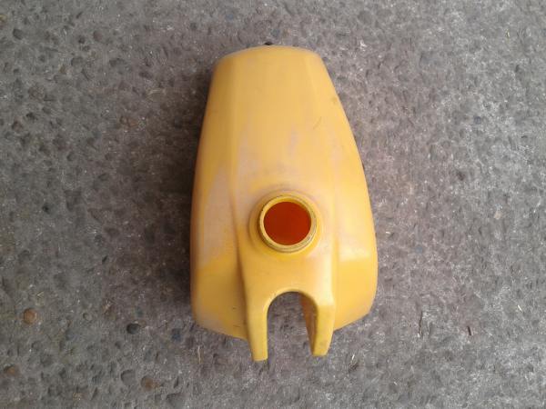 Annonce R&eacute;servoir suzuki 175 pe 1981