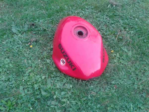 R&eacute;servoir suzuki 600 rf 1993