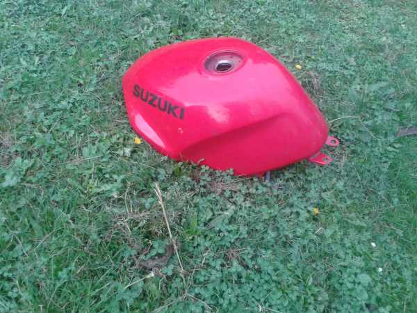 R&eacute;servoir suzuki 600 rf 1993 pas cher