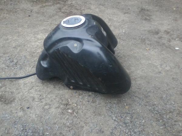 Vente R&eacute;servoir suzuki 650 frewind 2001