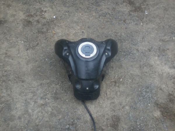 Annonce R&eacute;servoir suzuki 650 frewind 2001