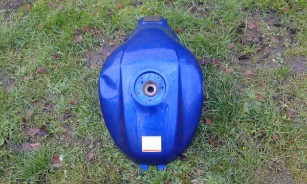 R&eacute;servoir suzuki 650 svs 2004