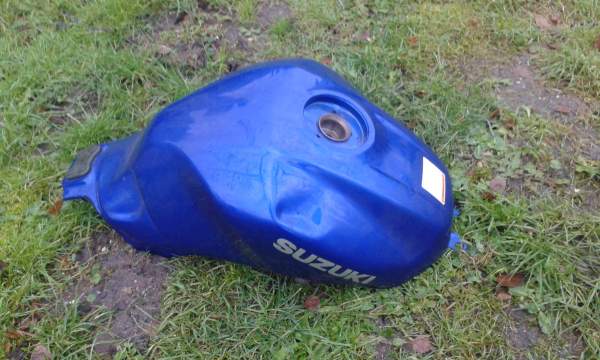 R&eacute;servoir suzuki 650 svs 2004 pas cher