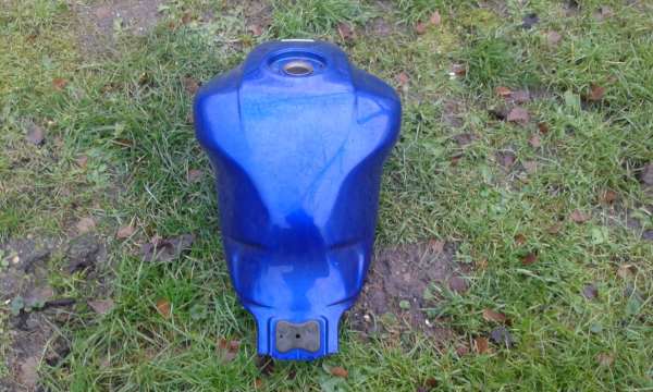 Annonce R&eacute;servoir suzuki 650 svs 2004