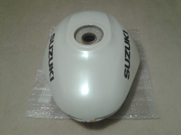 R&eacute;servoir suzuki 750 gsxf 1990