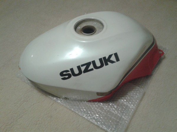 Vente R&eacute;servoir suzuki 750 gsxf 1990