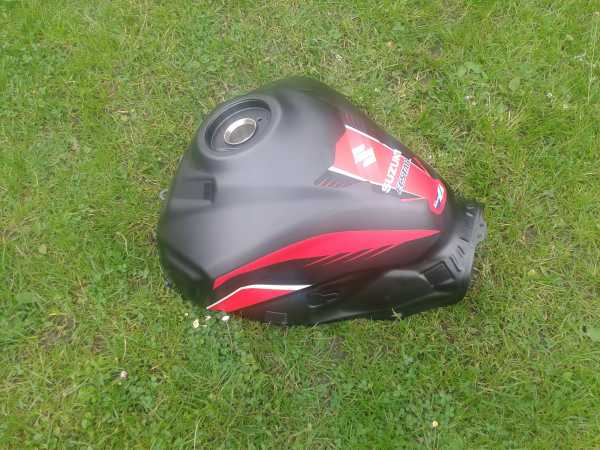 R&eacute;servoir suzuki 750 gsxs 2021 pas cher