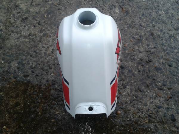 Annonce R&eacute;s&eacute;rvoir yamaha 600xt 1985