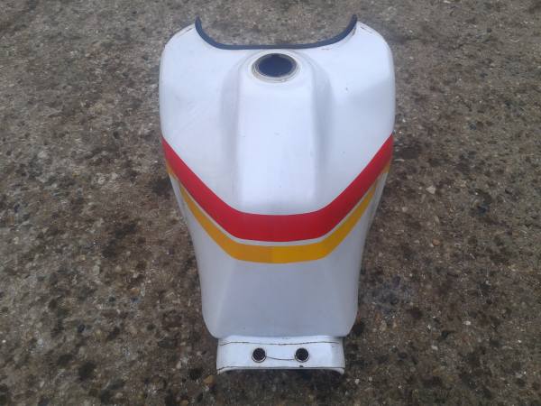 Annonce Réservoir yamaha 750 super ténéré 1989