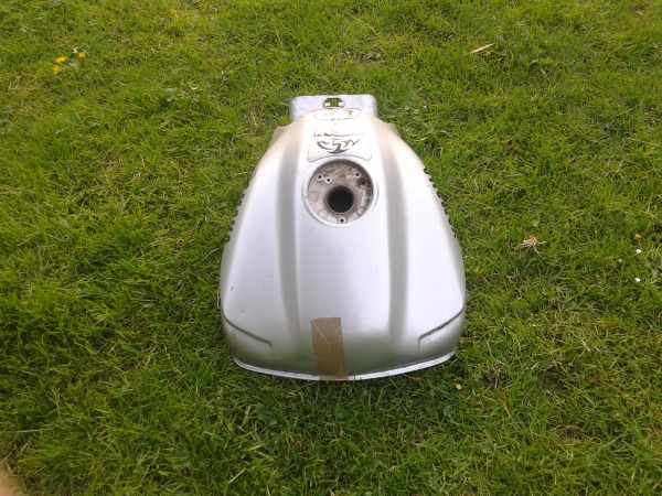 R&eacute;servoir yamaha 850 tdm 2001