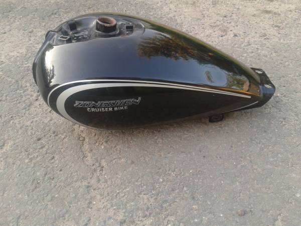 Vente Réservoir zonghen 125 zs 2011