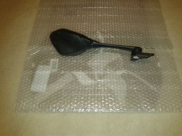 Annonce R&eacute;troviseur droit suzuki 125 gsxr 2022