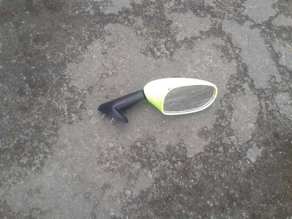 R&eacute;troviseur droit yamaha 600 r6 2000