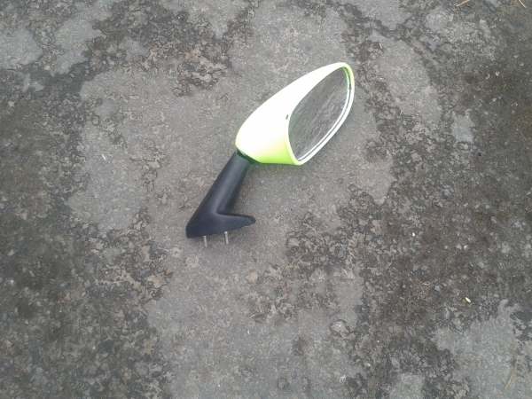 Vente R&eacute;troviseur droit yamaha 600 r6 2000