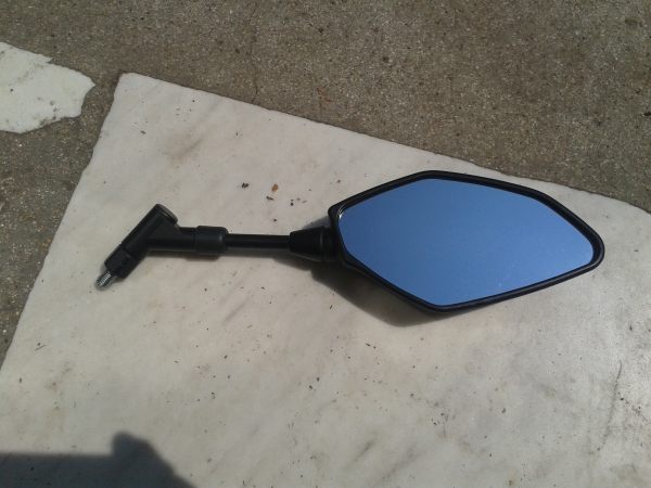 R&eacute;troviseur droit yamaha 900 mt09 2018