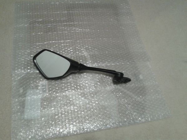 Annonce R&eacute;troviseur gauche suzuki 125 gsxr 2022