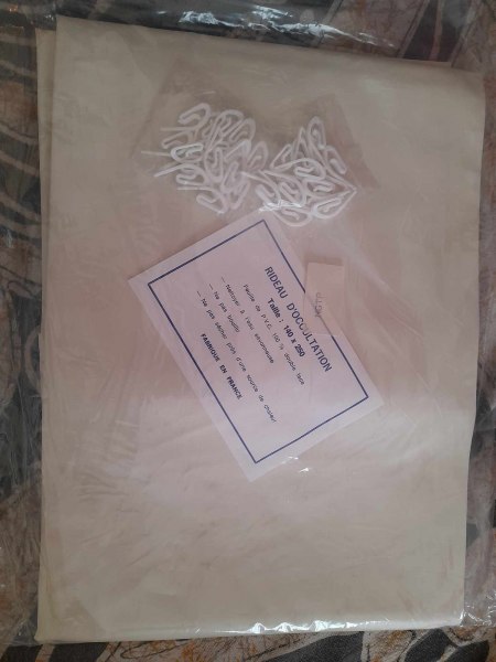 Rideau d'occultation couleur blanc