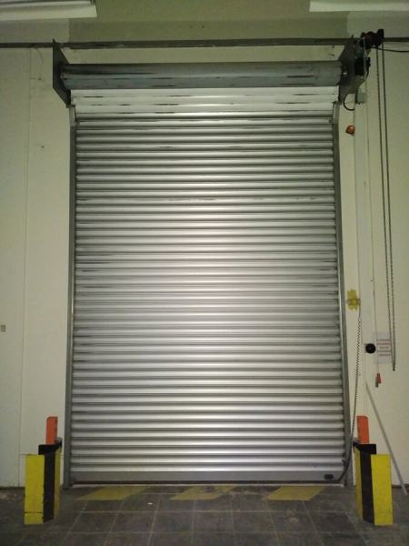 Rideau m&eacute;tallique et porte souple rapide