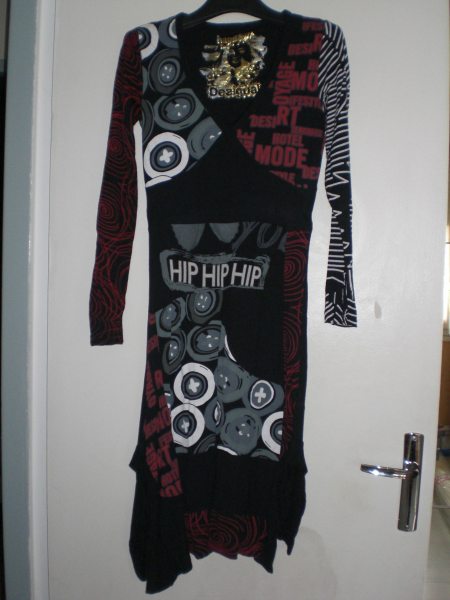 Robe desigual original t.xs ou t.s neuve pas cher