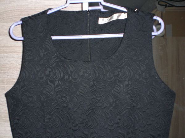 Robe noir t.38 neuve pas cher