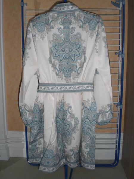 Robe t.38 neuve pas cher
