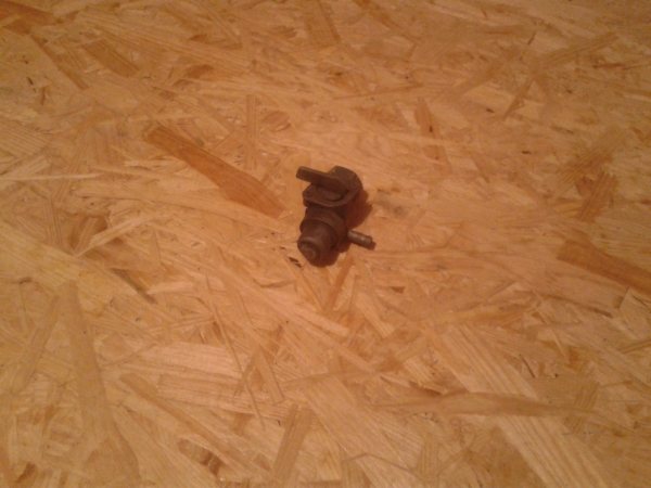 Robinet d &eacute;ssence honda 125 cm 1992 pas cher