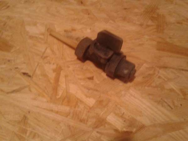 Robinet d éssence honda 600 xlm 1986