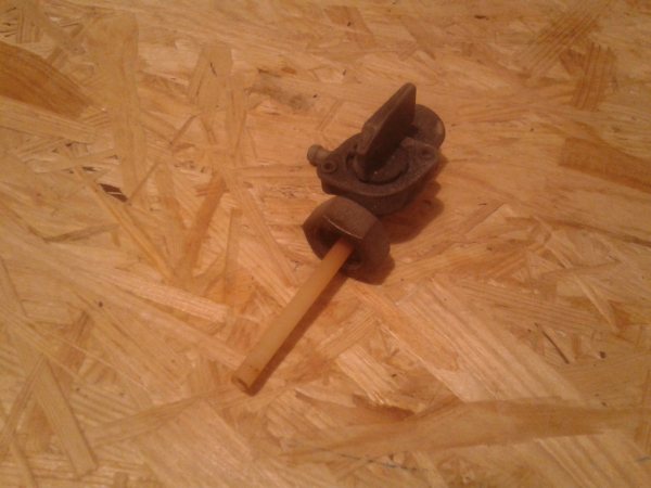 Robinet d éssence honda 600 xlm 1986 pas cher