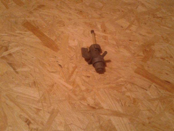 Vente Robinet d &eacute;ssence honda cb 125 td 1985