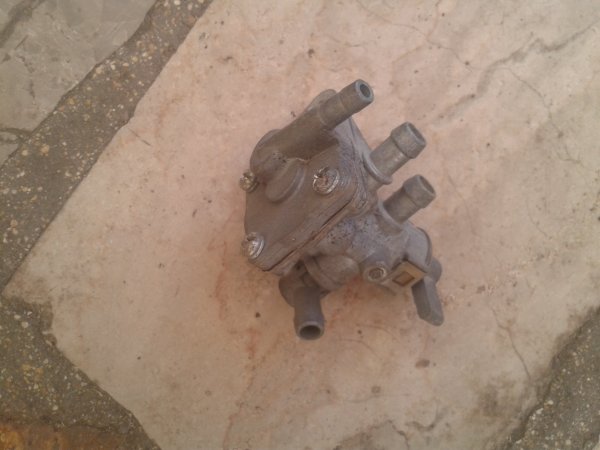 Vente Robinet d &eacute;ssence suzuki 500 gse 1994