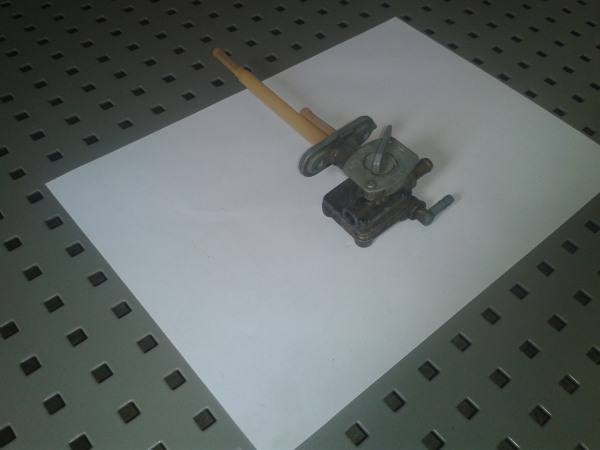 Robinet d éssence suzuki 650 drse 1993 pas cher