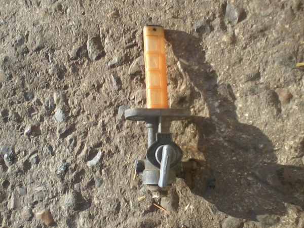Robinet d &eacute;ssence yamaha 125 rdx 1978