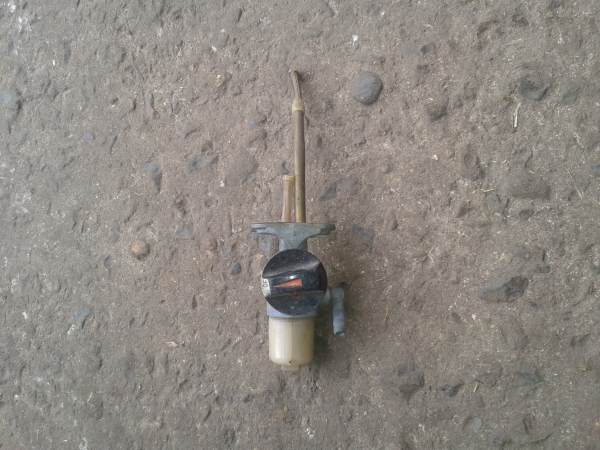 Robinet d éssence yamaha 350 rdlc 1984