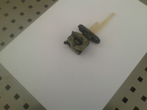 Vente Robinet d&eacute;ssence suzuki 125 tu 2002