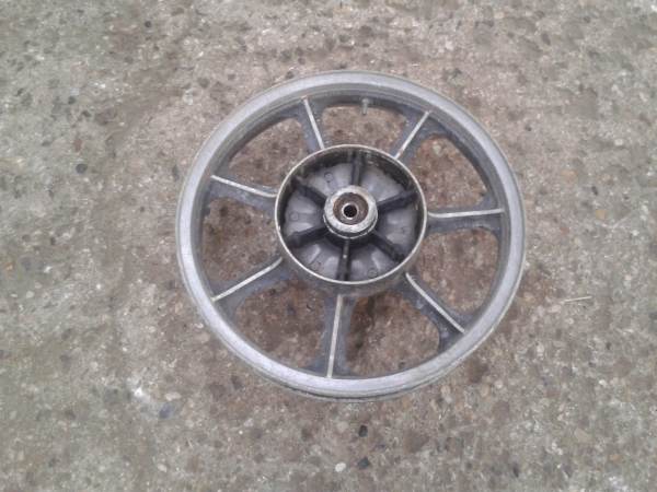 Annonce Roue arriére kawasaki 550 gpz 1983