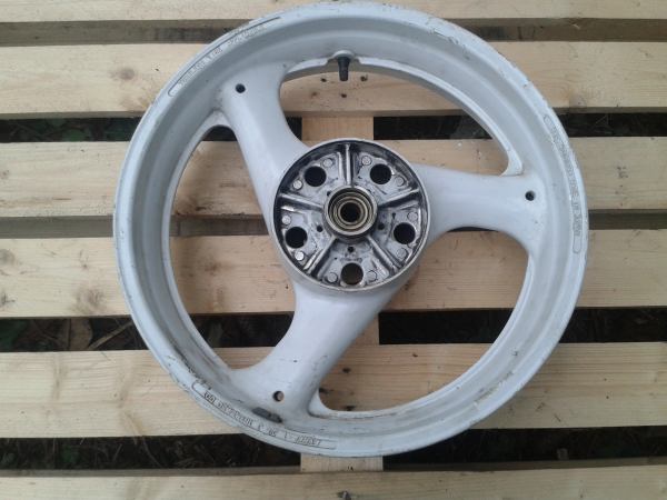 Roue arriére suzuki 250 rgv 1990 pas cher