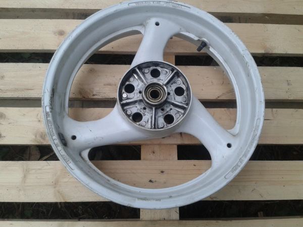 Annonce Roue arriére suzuki 250 rgv 1990