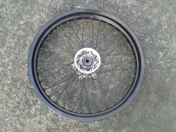 Roue avant suzuki xf 650 freewind 2002