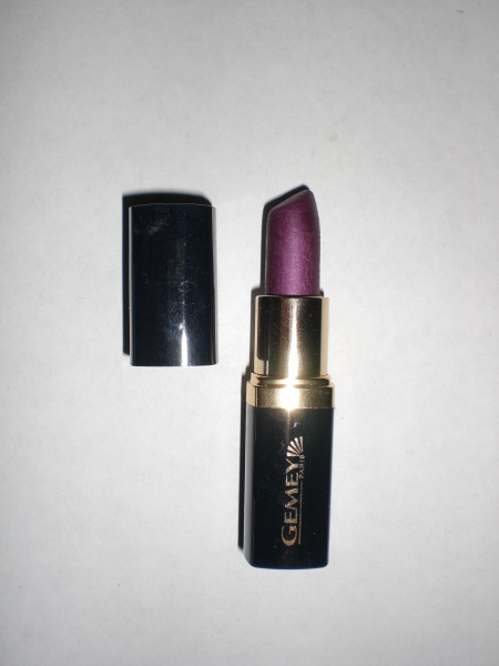 Vente Rouge a levre - crayon sourcil - crayon khol neuf