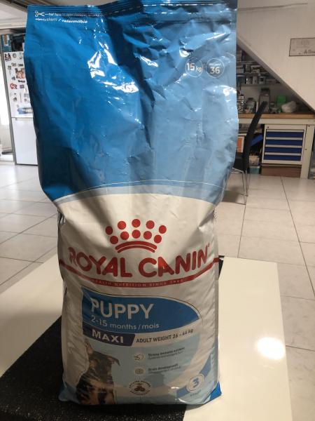 Annonce Royal canin 3 sacs de croquettes neuf de 15kgs